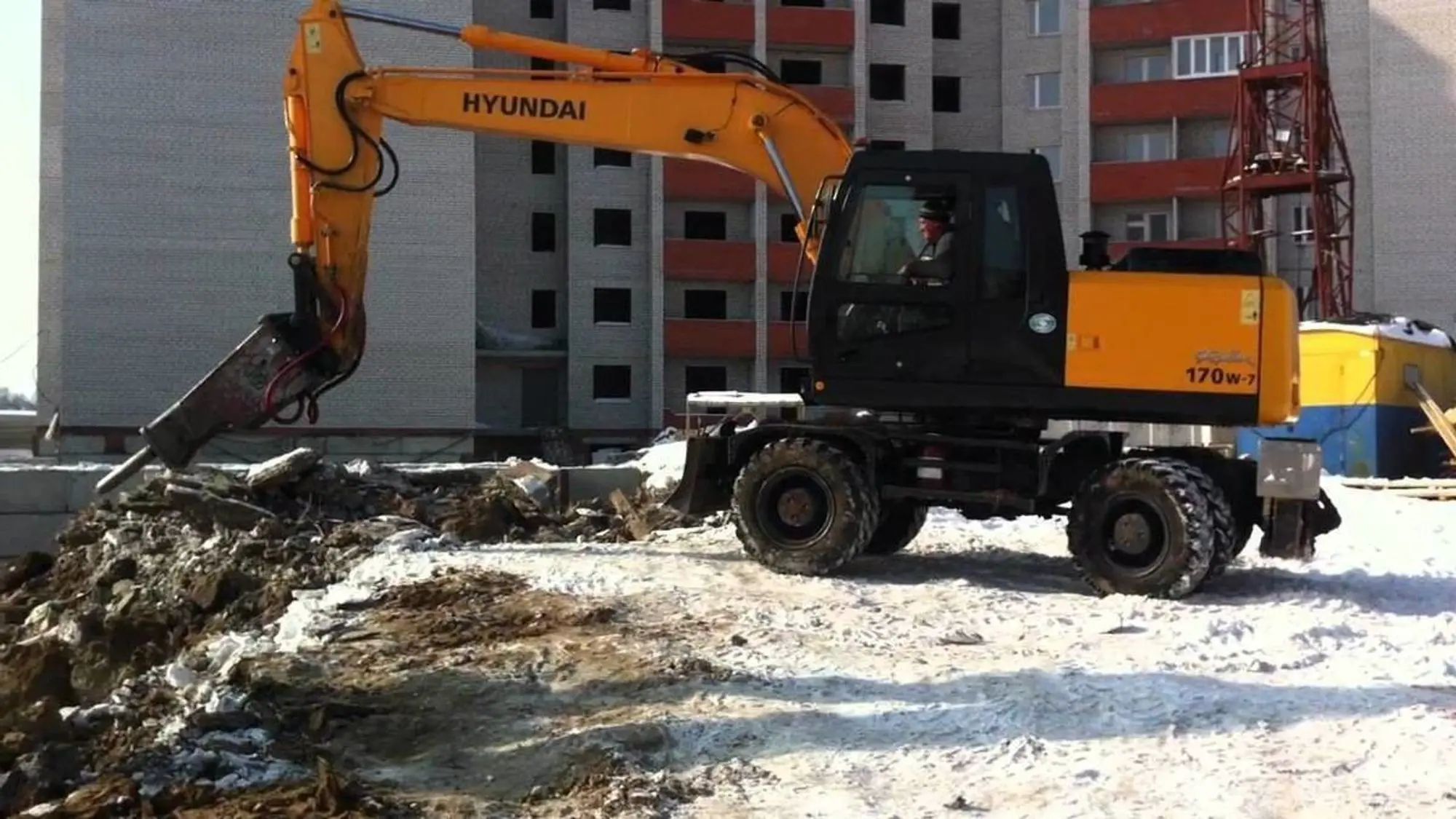 Аренда колесного экскаватора Hyundai 170