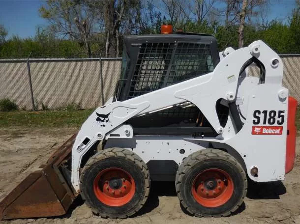 Аренда мини-погрузчика Bobcat S185