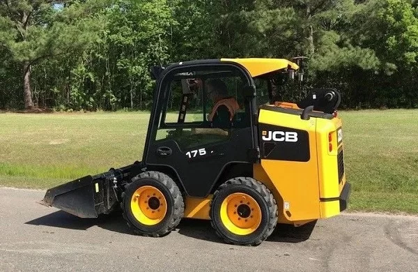 Аренда мини-погрузчика JCB 175