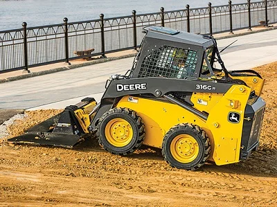 Аренда мини-погрузчика John Deere 316GR