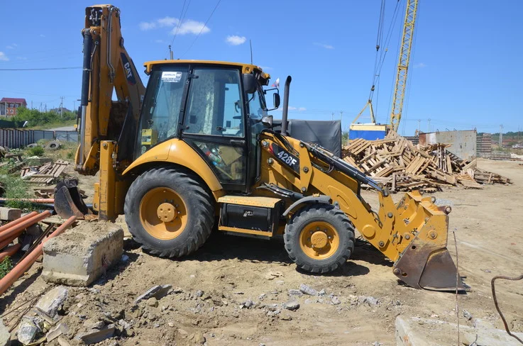 Аренда экскаватора-погрузчика Caterpillar 428F