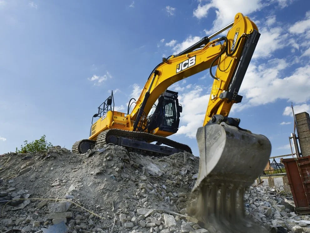 Аренда гусеничного экскаватора JCB JS300